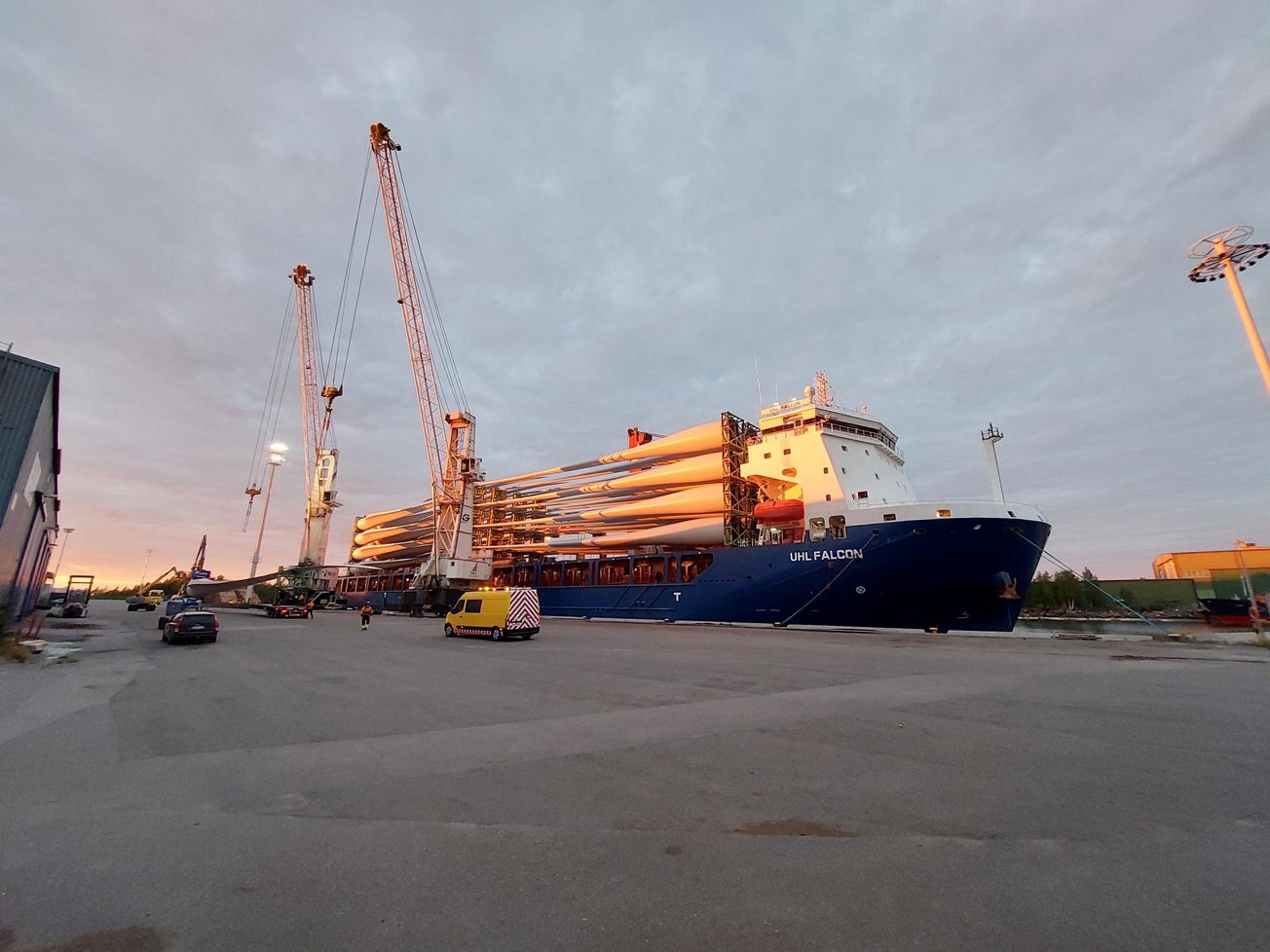 Kalajoen satama – tilaa ja nostokapasiteettia tuulivoimala toimituksiin