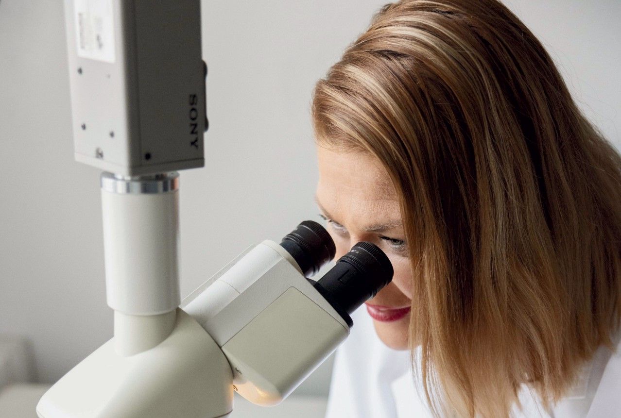 HiusAkatemia, Sari Oja: Hiusten ja hiuspohjan hyvinvointi heijastuu koko ihmiseen