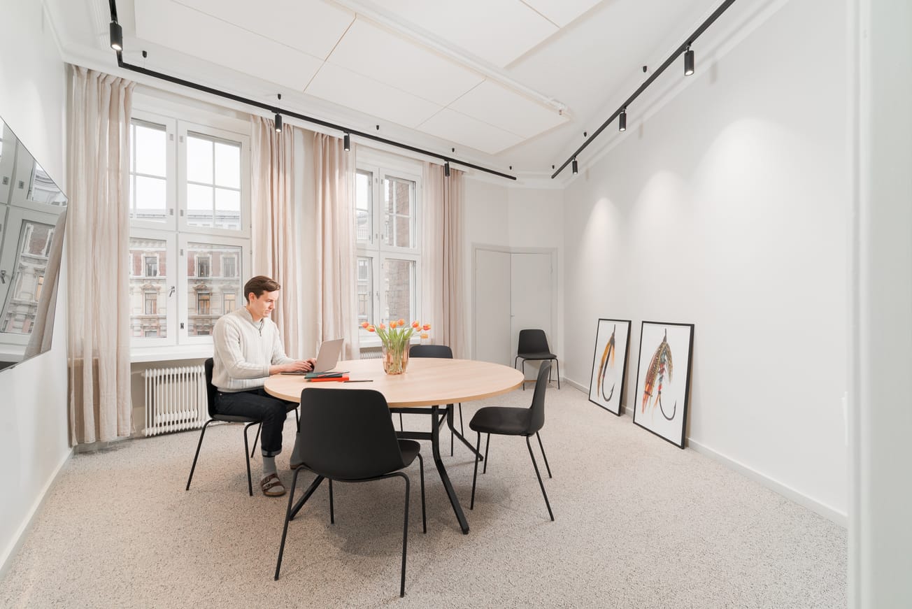 Luonnollisesti parempi ääni  – suomalaisinnovaatio haastaa perinteiset akustiikkamateriaalit